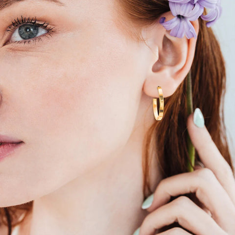 J & I Classic Gold Hoop Post Earrings On