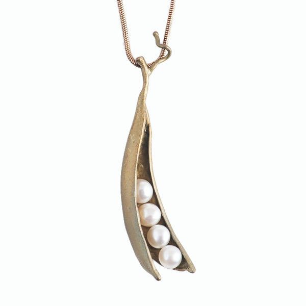 Four Pearls Peapod Necklace