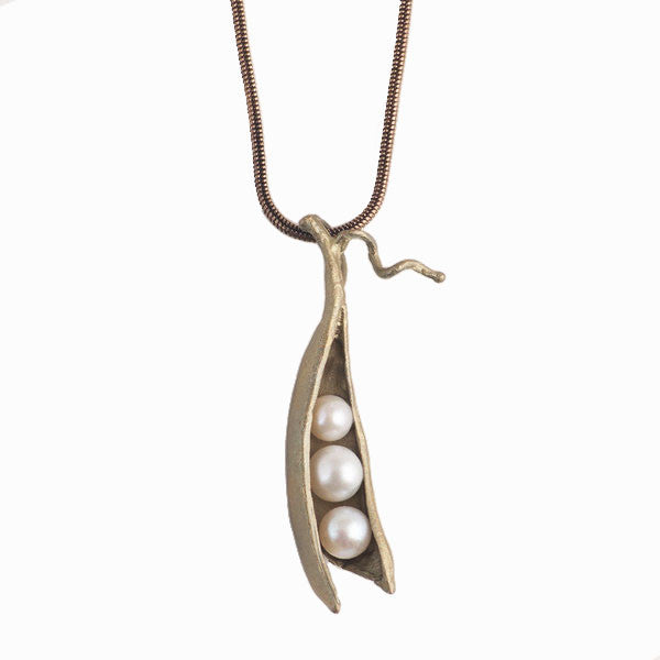 Three Pearls Peapod Necklace